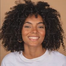 Julia Gonçalves